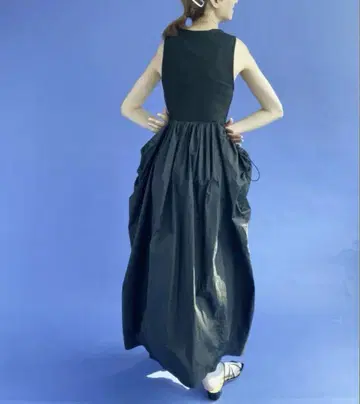 아모멘토 드레스 블랙 슬리브리스 롱 드레스 사이즈 O