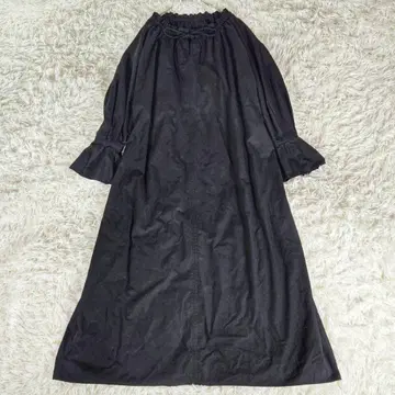 MANOF 백 슬릿 원피스 넥 개더링 벨 슬리브 맥시 길이
