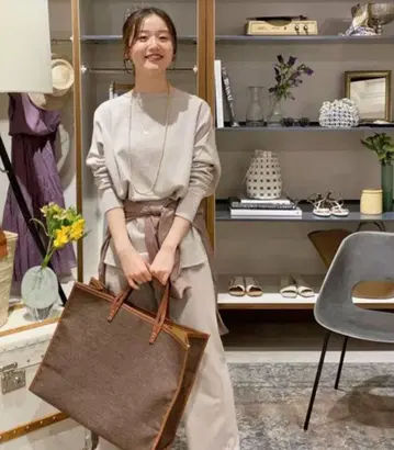 IENA 코튼 스트레치 와이드 긴팔 풀오버 시착만 한 상품