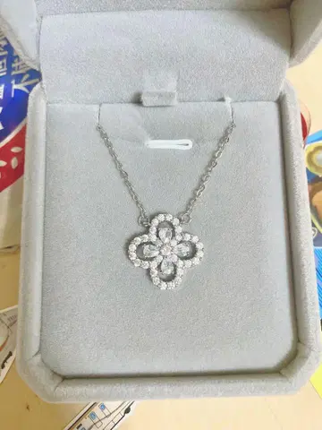 크리스탈 장식 꽃 모양 목걸이