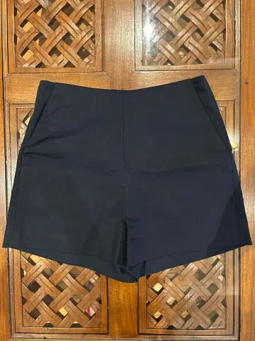 RECTO 블랙 숏 팬츠