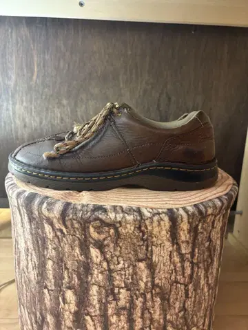 브라운 가죽 Dr Martens