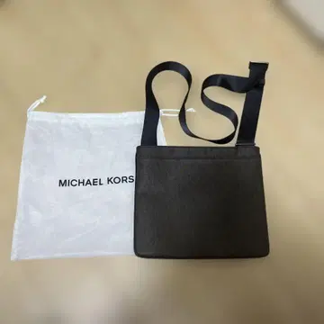 마이클코어스 숄더백 새상품급