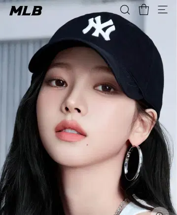 MLB 카리나 착용 모델 에이스 스트럭처 볼 캡 양키스