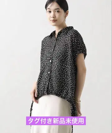 미사용 새상품 도트 무늬 프론트 드로스트 프렌치 슬리브 블라우스 블랙
