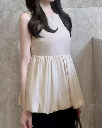 JUNOAH 키넥 슬리브리스 페플럼 벌룬 탑