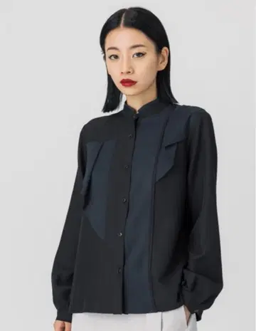 UNITED TOKYO 유나이티드 도쿄 프론트 아지메 플레어 블라우스
