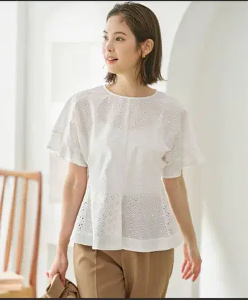 새상품급 쿠미쿄쿠 자수 레이스 페플럼 블라우스 컷워크