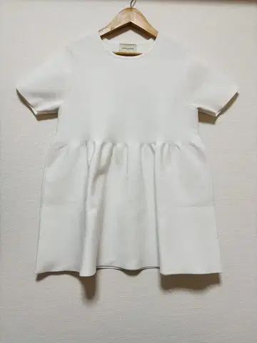 유나이티드 애로우즈 페플럼 티셔츠 화이트