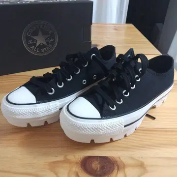 CONVERSE 컨버스 통굽 스니커즈 블랙 24cm