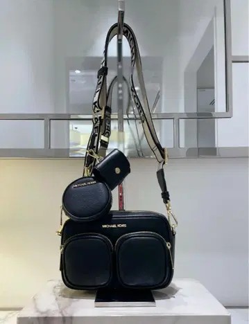 마이클코어스 블랙 숄더백