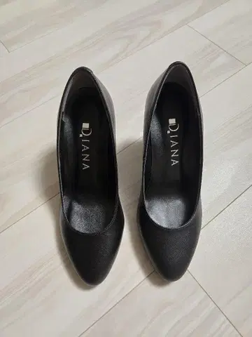 Diana 블랙 하이힐 스틸레토