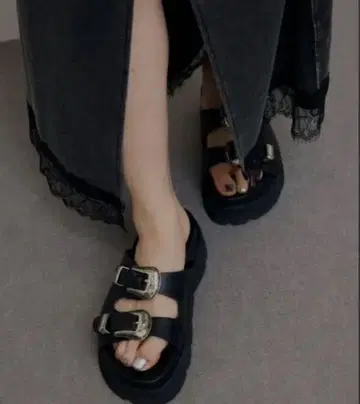 컨디션 최상 웨스턴 버클 샌들 S