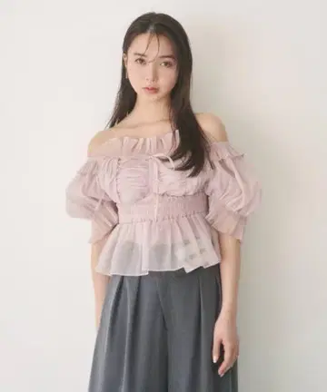 개더 프릴 오프숄더 블라우스