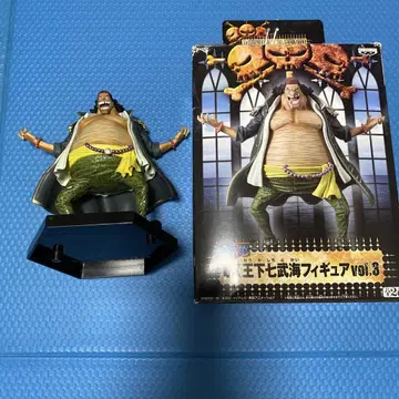원피스 DX 왕 아래 칠무해 피규어 중고품