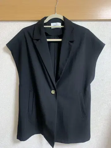 CAPRICIEUX LE'MAGE 블랙 자켓