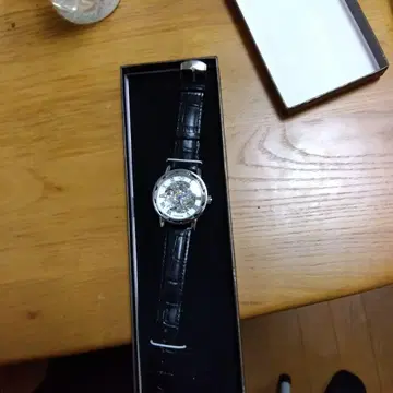 자동 감기 실버 케이스 블랙 가죽