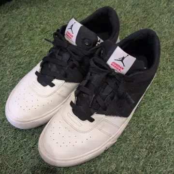 Jordan Series 스니커즈 화이트/블랙