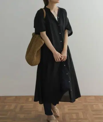 어반 리서치 도어스 코튼 보일 하프 슬리브 원피스 블랙