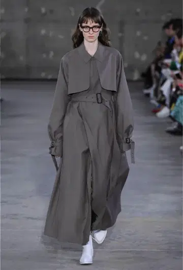 HYKE 19AW 트렌치코트