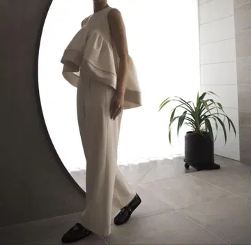 완판 twill 라운드 페플럼 볼륨 블라우스 화이트