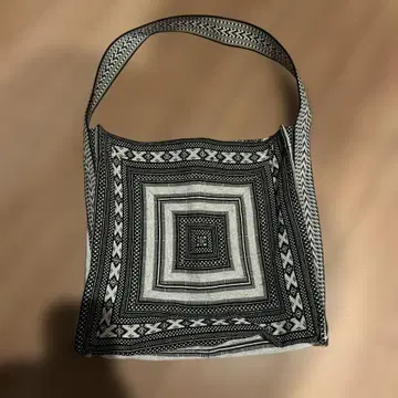 파히요네 숄더백