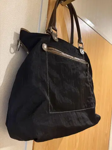 마가렛 호웰 블랙 숄더 지퍼 토트백