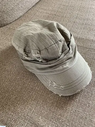 데미지 가공 카키 캡