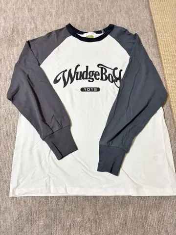 Wudge Boy 래글런 슬리브 티셔츠