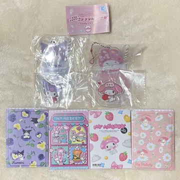 산리오 캐릭터즈 클리어 케이스 포함 아크릴 참 크림 소다 디자인