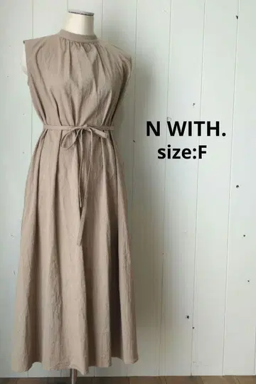 N WITH. 엔위즈 앞뒤 2WAY 벨트 포함 롱 원피스 슬리브리스