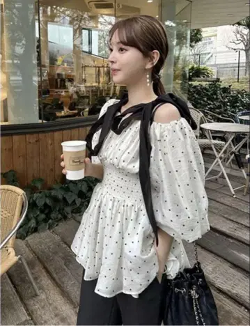 snidel 허리 셔링 리본 블라우스