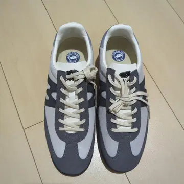 KARHU 메스타리 MESTARI 그레이/화이트 스웨이드 스니커즈
