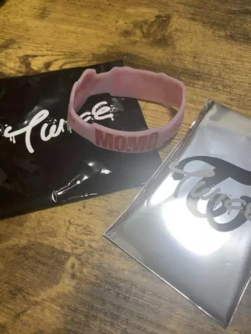TWICE this is for 굿즈 MOMO 아크릴 스탠드