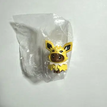 포켓몬 센터 한정판 가챠가챠 이브이 판초 피규어 샌더스