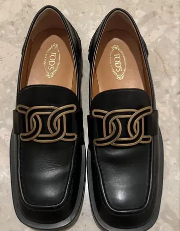 TOD'S 블랙 가죽 로퍼