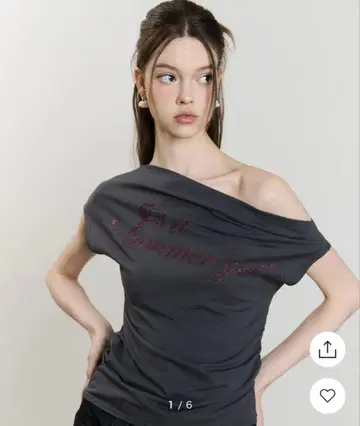 러브이즈트루 티셔츠 오프숄더