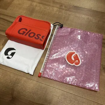 Glossier 화장품 파우치