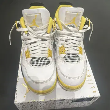 WMNS 조던 4 레트로