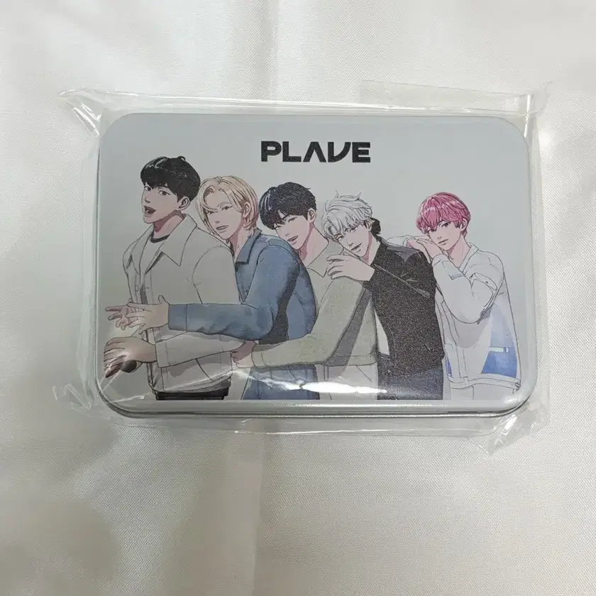 PLAVE mediheal トレカ　缶ケース　セット PLAVE | 플레이브 PLAVE Mediheal Tin Case (Sealed) on Bunjang