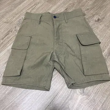 the franklin tailored 숏 팬츠 올리브 그린