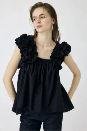 MOUSSY SHOULDER FRILLS 상의