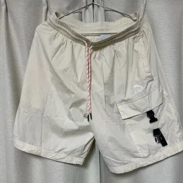 푸마 아이보리 숏 팬츠 L