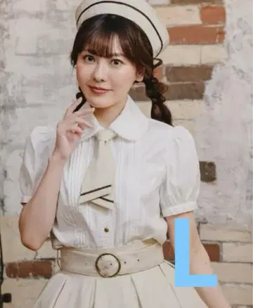 시마무라 클라로리 쿠루미 마린 아카데미아 블라우스 화이트 베이지