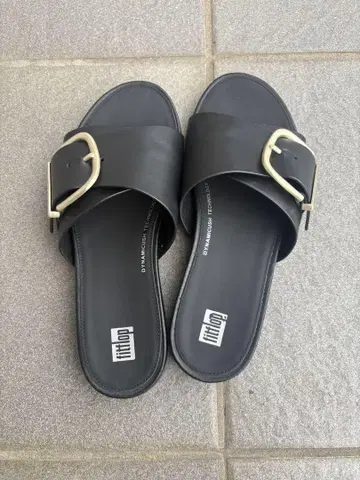 핏플랍 블랙 샌들