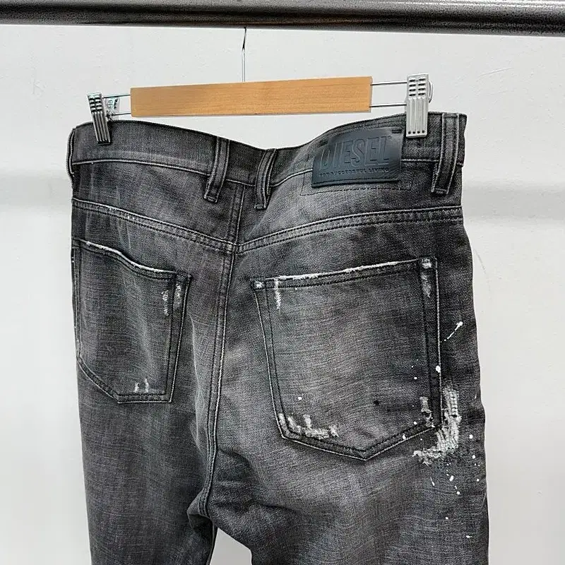 DIESEL 디젤 32) Diesel Damaged Gray Jeans #디젤,#디젤청바지