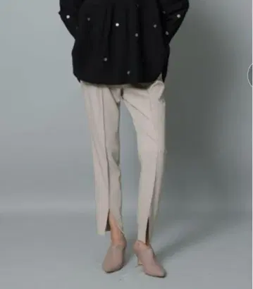 CADUNE 프론트 슬릿 팬츠