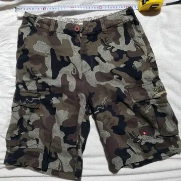 퀵실버 하프 팬츠 카모플라쥬