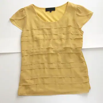 언타이틀 프릴 티셔츠