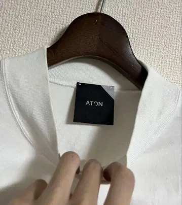 ATON 에이트 오버 사이즈 모크넥 롱 티셔츠
